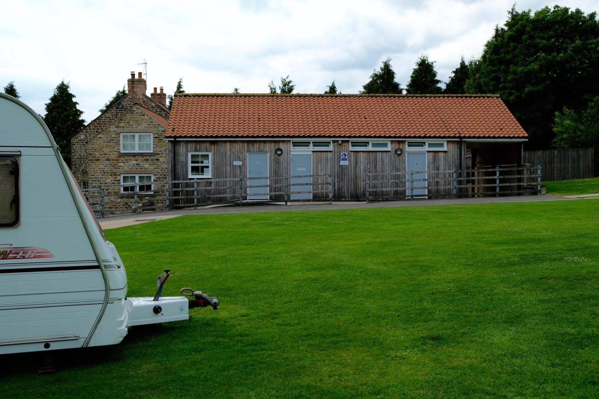 Hotel Bank Top Camping-North York Moors With Pitches For Caravans, Camper Vans And Tents à Pickering Extérieur photo